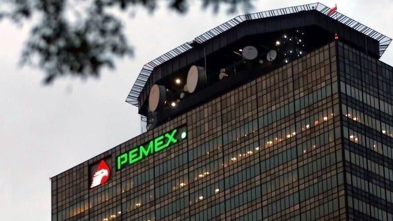 Revelan nombres de funcionarios de Pemex que recibieron sobornos