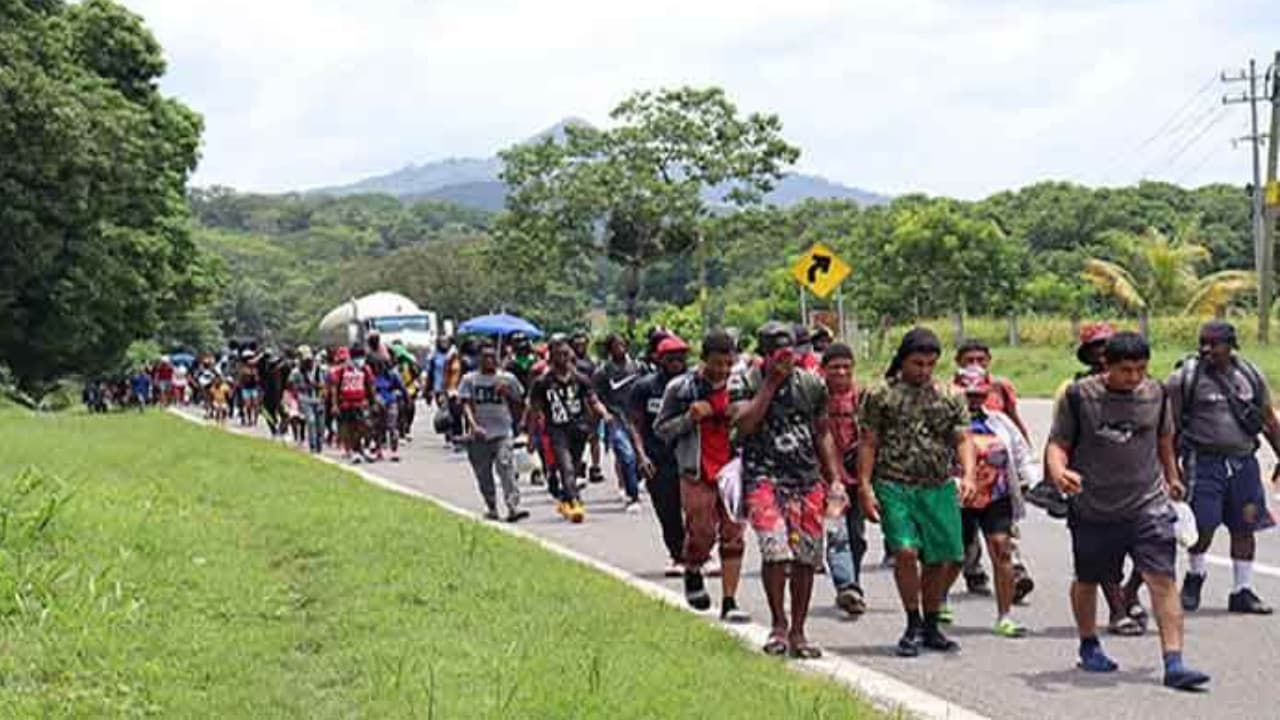 México acepta propuesta programa migratorio “Quédate en México”