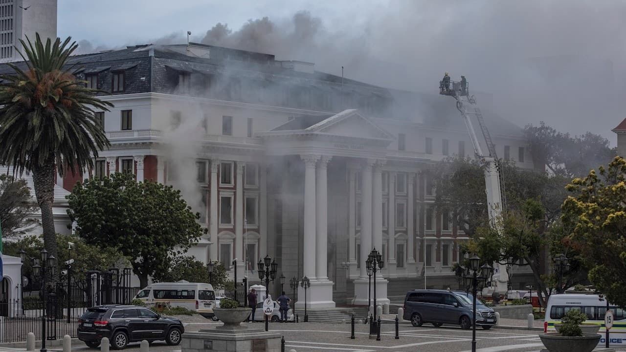 Incendio en el Parlamento sudafricano