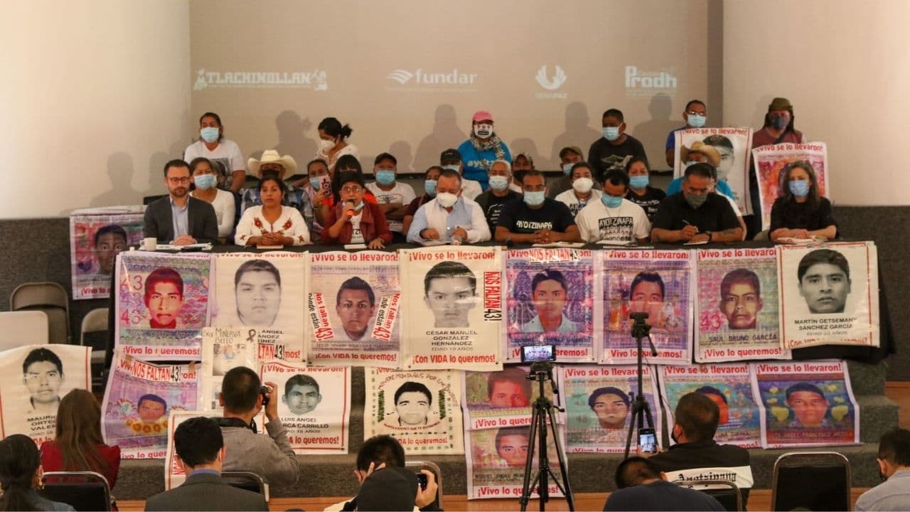 Familiares de Ayotzinapa