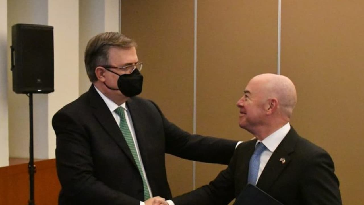 Se reúnen Alejandro Mayorkas y Marcelo Ebrard