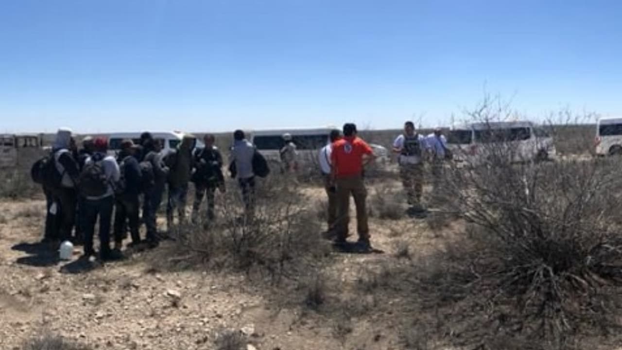 Rescatan a 92 migrantes en la sierra de Acuña, Coahuila