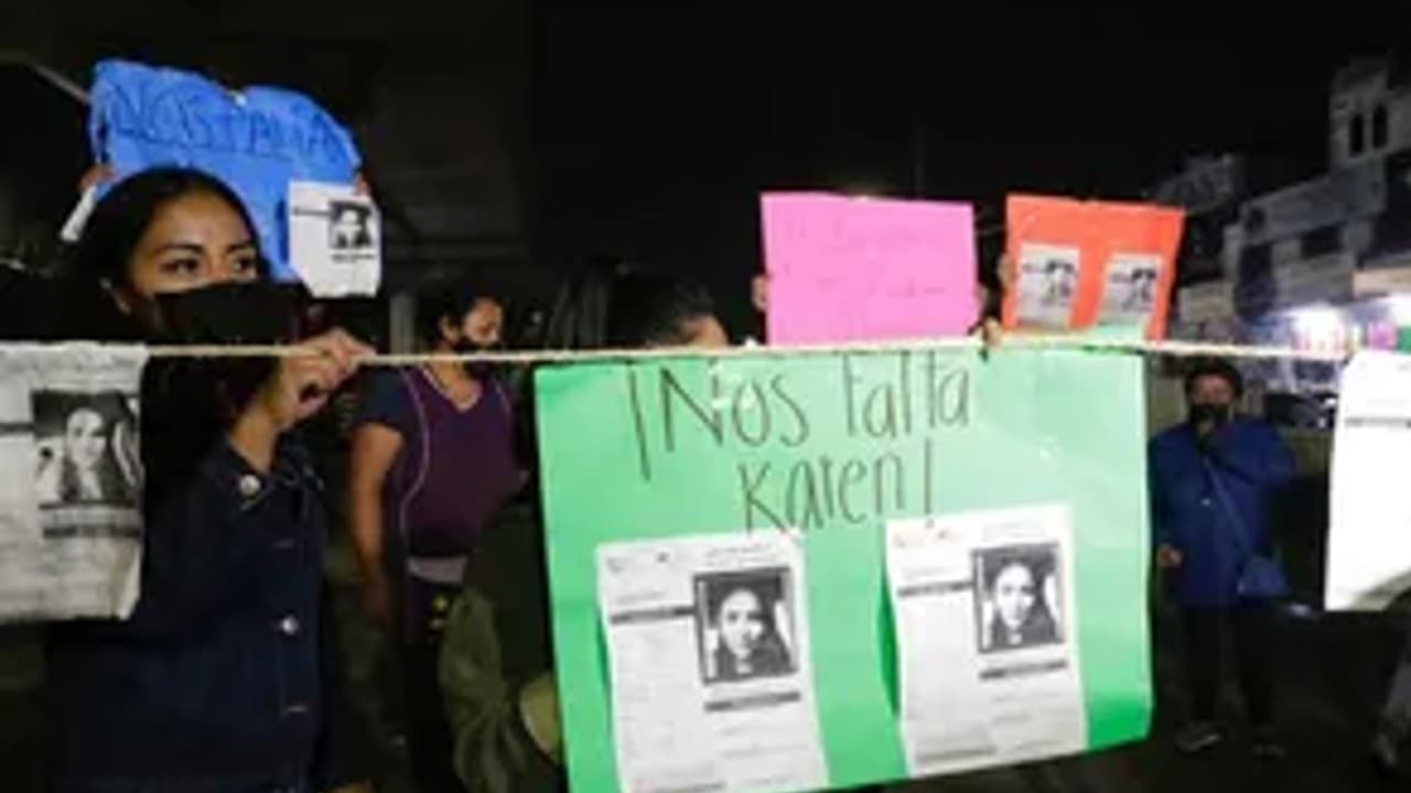 Bloquearon la noche del sábado la avenida Tláhuac, por la desaparición de la joven Karen Itzel