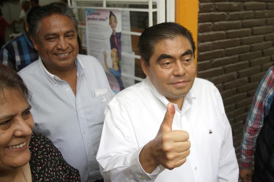 Miguel Barbosa y los cercanos a Felipe Calderón