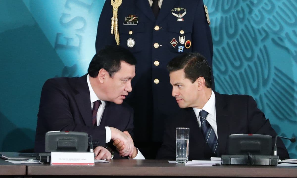 Osorio Chong y Peña Nieto