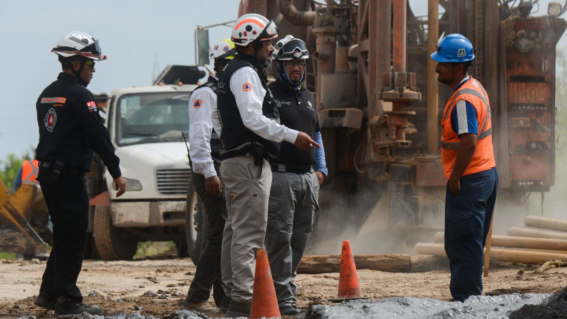 Labores para rescatar a mineros en 'El Pinabete' en Sabinas, Coahuila