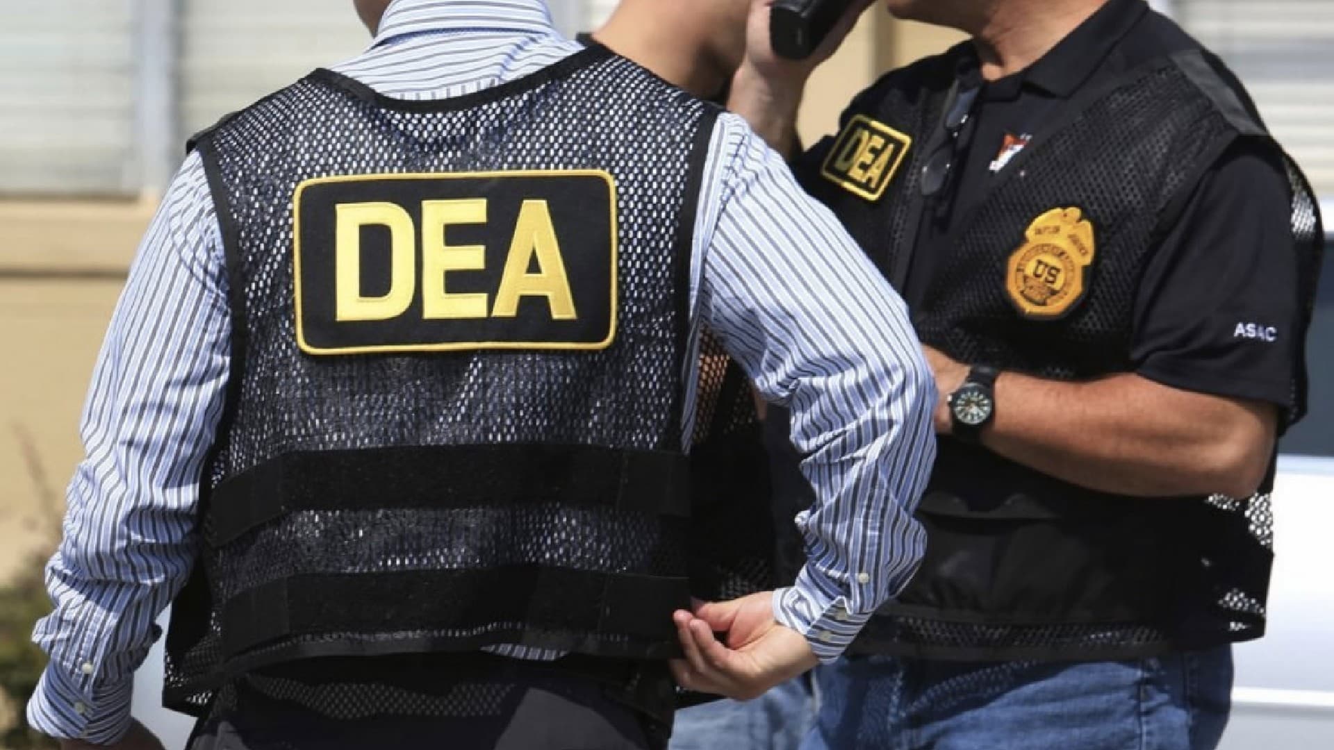 Cárteles utilizan dinero y fiestas de sexo para corromper a agentes de la DEA