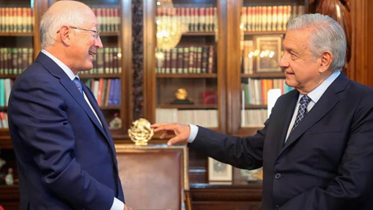 Ken Salazar, se reunió en Palacio Nacional con López Obrador