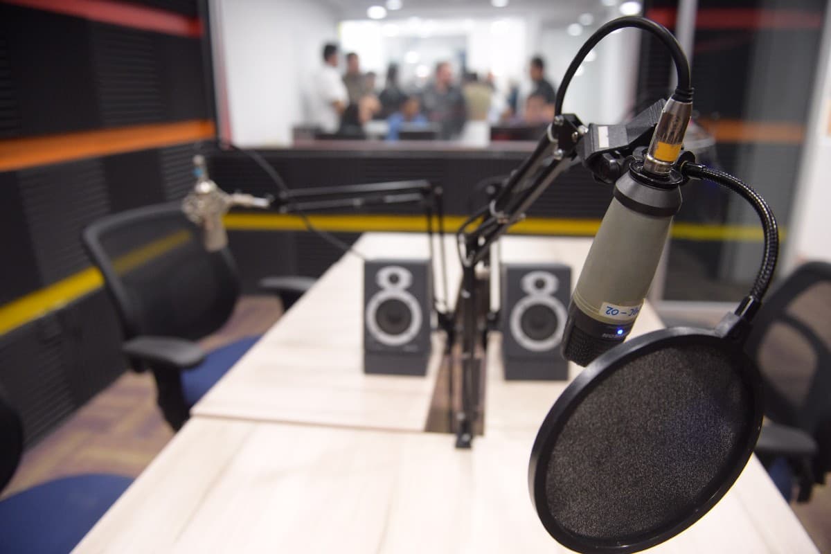 Cabina radiofónica. Foto: UDG